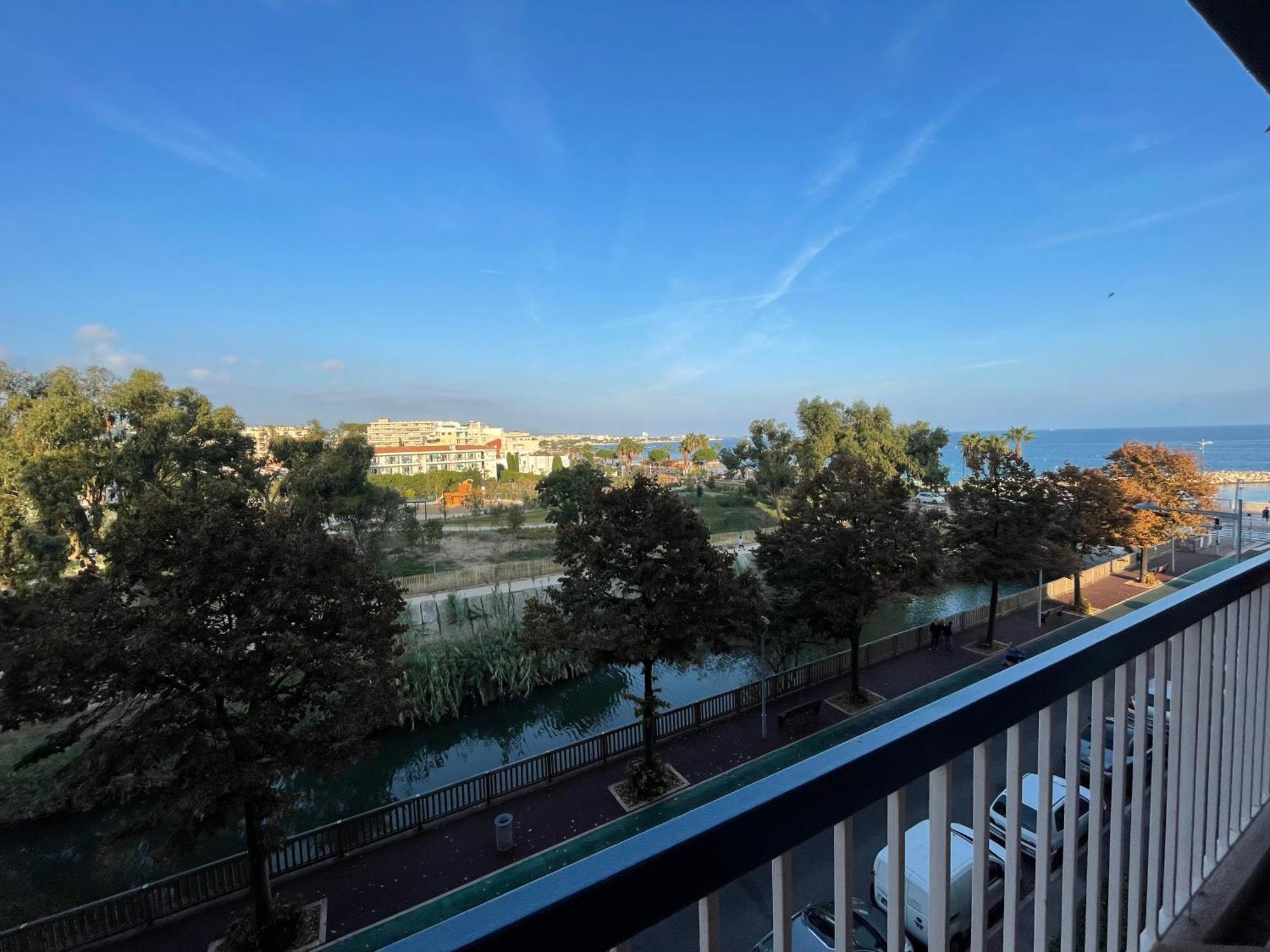 Appartement rénové vue mer avec garage Cagnes-sur-Mer Extérieur photo